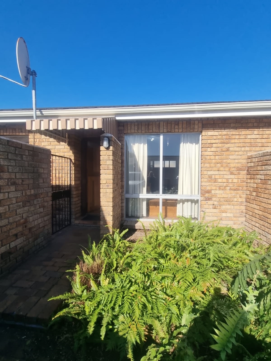 2 Bedroom Property for Sale in Welgelegen Western Cape